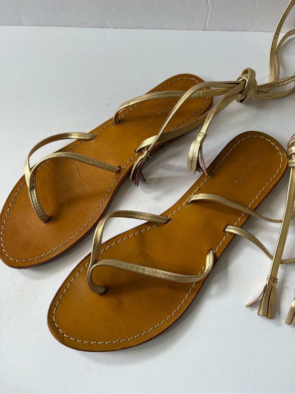 Anthropologie Pilcro Tie Up Gladiator Gold Leather Thong Sandals Flats 10 Resort - Picture 2 of 7